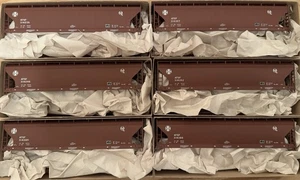 HO Accurail 12047 Santa Fe ACF Kit tramoggia coperta a 3 alloggiamenti (confezione da 6) ATSF - Foto 1 di 7
