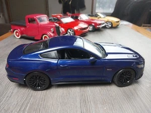 2015 Ford Mustang GT 5.0 1/24 Scale Diecast Model by Maisto - BLUE - Picture 1 of 8