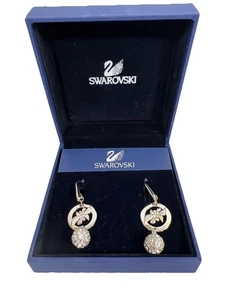 Pendientes Swarovski originales cinta y bola colgante con certificado nuevo en caja - Imagen 1 de 6