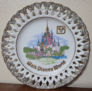 Vintage Walt Disney World Collectible Souvenir Castle Plate 1970'S Japan Made - Picture 1 of 4