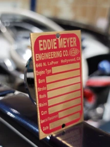 ETIQUETA DE MOTOR DE LATÓN EDDIE MEYER Hot Rod AUTO Carreras Planthead INDY coche MIDGET Sprint - Imagen 1 de 4