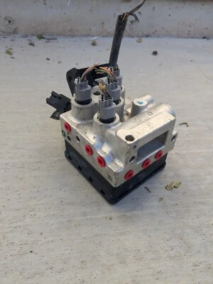 Módulo de bomba de freno antibloqueo Toyota Prius 2001-2003 ABS OEM P/N 44510-47030 Foto 1 de 4