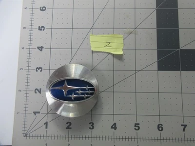 Tapacubos central de rueda Subaru Impreza 2017 OEM usado Foto 1 de 2