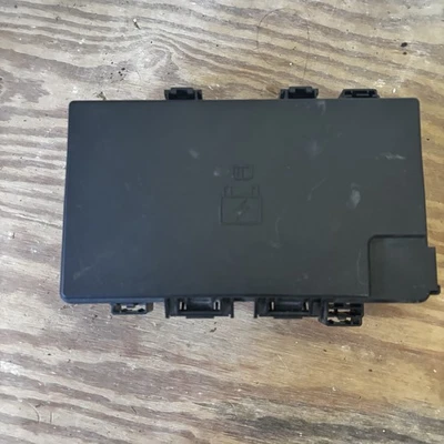 Complete Fuse Box Assembly PDC + Module – OEM P68242830AC / P68140669AE - Image 1 of 4