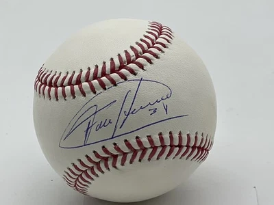 Felix Hernandez 亲笔签名罗林斯 OML 棒球 - Beckett W 全息图 — 第 1/4 张图片