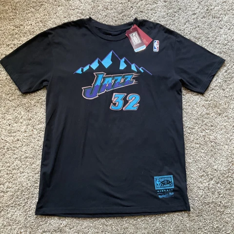 KARL MALONE #32 UTAH JAZZ NBA MITCHELL & NESS HWC RELOAD 2.0 BLACK T-SHIRT Large Cover