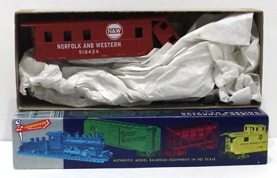 Bev-bel Roundhouse 6900 HO Steel  4 Windowa Caboose N&W 518424 Red kit NIB - Image 1 of 2