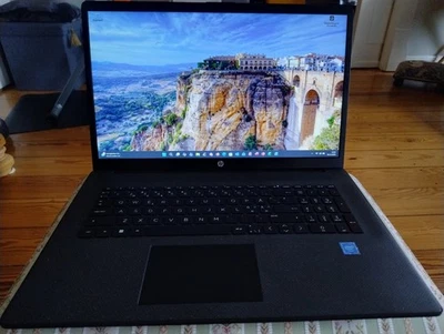 HP Laptop 17-cn0xxx Intel N4120 8GB RAM 256GB SSD 17,3" HD+ Win 11 Pro - Bild 1 von 4