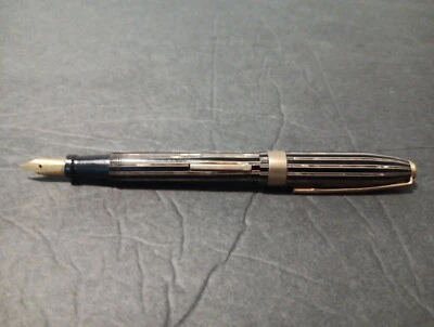 VINTAGE GOLD & BROWN STRIATED CELLULOID ARNOLD FOUNTAIN PEN GOLD DELUXE NIB - Image 1 of 3