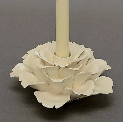 Juego/2 Candelabros Cerámica Marfil Forma Peonía 25 Pétalos en 5 Capas 5.75"D 3"Hi Foto 1 de 4