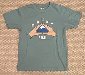 Mount Fuji Japan graphic T-SHIRT Men’s Size Medium Nippon Omiyage skiing hiking - Picture 1 of 3