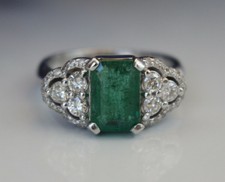 Gorgeous 18K White Gold 2.62ct. Natural Emerald & Diamonds Luxury Cocktail Ring