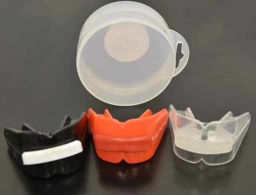 Mundschutz Zahnschutz Karate Boxen MMA Kickboxen Doppelt incl. Box