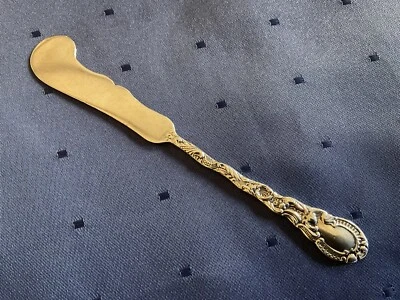 Cuchillo o esparcidor de mantequilla ornamentado Louis XV por Durgin Sterling 5 1/4" sin mono Foto 1 de 4