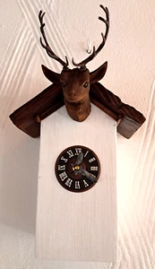 Moderne Hirschkopf Holz-Kuckucksuhr Römischen Ziffern Deko Wanduhr weiß rustikal - Bild 1 von 5