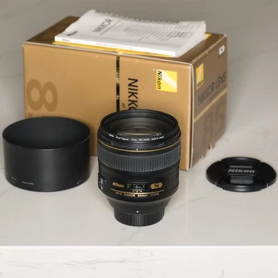 Nikon AF-S NIKKOR 85 мм f/1.4G — отличная оптика, полный комплект в коробке с УФ-фильтром - Изображение 1 из 4