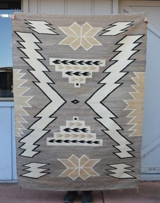 Alfombra Navajo Early Two Gary Hills Lightning Storm Pattern - Hilada a Mano - 65" x 49" Foto 1 de 4