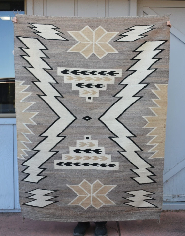 Alfombra Navajo Early Two Gary Hills Lightning Storm Pattern - Hilada a Mano - 65" x 49" Foto 1 de 4