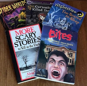 Halloween Mystery Scary Chapter 5 Book Lot Bites Nighttime Flip Book Spider - Picture 1 of 7