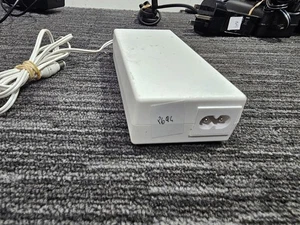 P694 Liteon PE-1300-9AR2 Fuente de alimentación Adaptador de CA Blanco 12V 2.5A Reino Unido  - Imagen 1 de 5