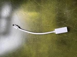 Apple MacBook Air Thunderbolt to HDMI Adaptor (Mini Display Port Adaptor) - Picture 1 of 4