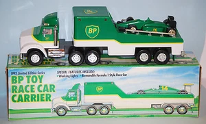 1993 BP Spielzeug Rennwagen Träger mit abnehmbarem Formel 1 Auto - Bild 1 von 11