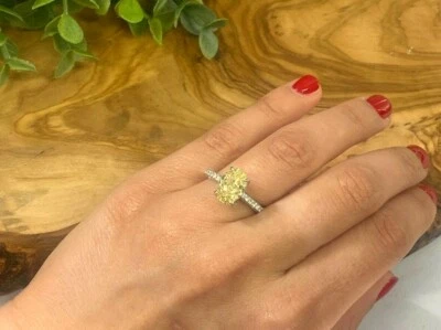 Anillo de diamantes laterales amarillos y blancos de lujo con certificación GIA de 4,25 quilates. Oro Blanco 18K Foto 1 de 4