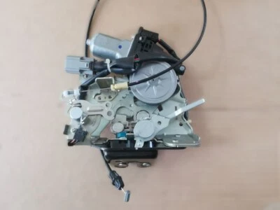 Actuador de bloqueo de puerta trasera Chrysler Town & Country 2008-2016 A81-61310 OEM Foto 1 de 4