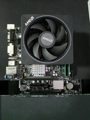 Asrock mit AMD FX-8350 8-Kern 4GHz, 16GB RAM AMD Wraith Prism - Bild 1 von 4