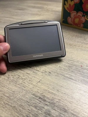 TomTom GO 720 - US & Canada Automotive Mountable - Image 1 of 4