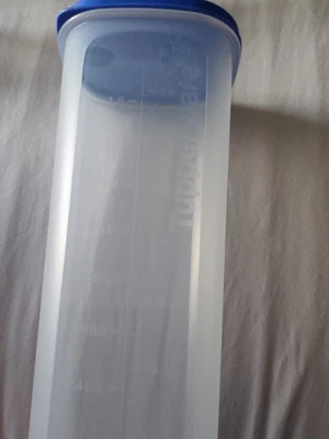 Tupperware Vorratsbehälter 1,8 L,  für Getränke, passt in jede Kühlschranktür - Bild 1 von 4