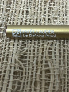 Estee Lauder Lip Defining Pencil In Wineberry. Neu und Rentner. 04 Oz. 1,1g - Bild 1 von 5