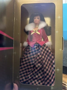 Muñeca Barbie Mattel Winter Rhapsody 1996 exclusiva de AVON morena rosa #16873 en caja original - Imagen 1 de 9