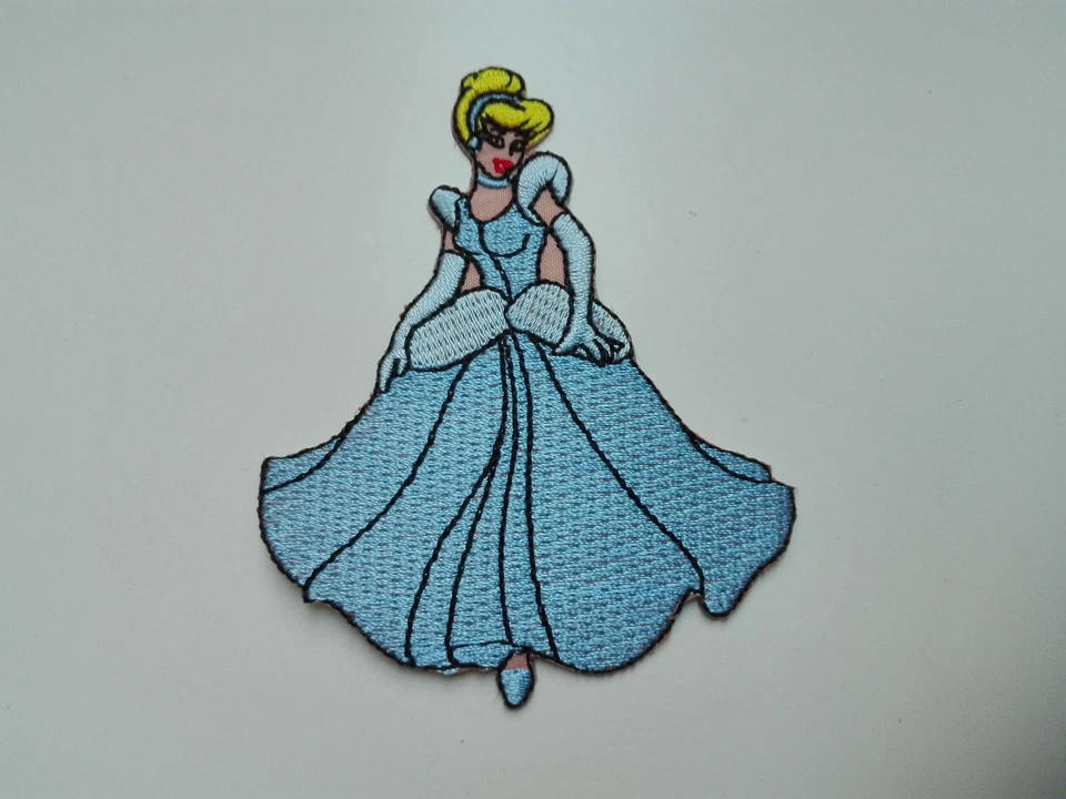 Aufnäher Aufbügler Patch Kinder Cinderella Flicken Nähen Bügelbild - Bild 1 von 1