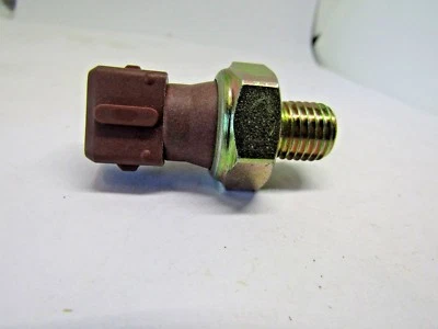 Transmisor de presión de aceite de motor con luz estándar PS-292 HECHO EN ITALIA Foto 1 de 4