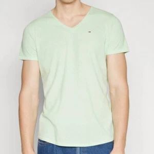 Neu mit Etikett Tommy Hilfiger Herren T-Shirt V-Ausschnitt Gr. L mintgrün Kurzarm Preppy - Bild 1 von 9