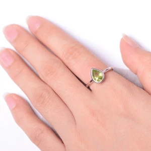 Green Peridot Bezel Women Ring Natural Gemstone 925 Sterling Silver Dainty Ring - Picture 1 of 5