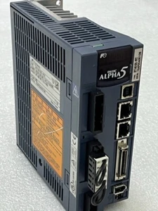 Amplificador servoaccionamiento de CA Fuji eléctrico Faldic Alpha 5 RYT401D5-V2 400W usado - Imagen 1 de 21
