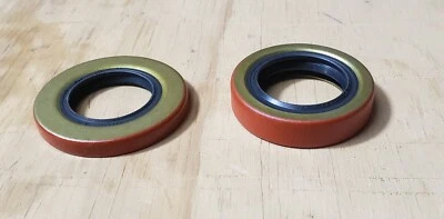 U-SAV EQUIPMENT LLC Hobart 30qt D30 gear box & Planetary shaft seals 110335 110334 both seals