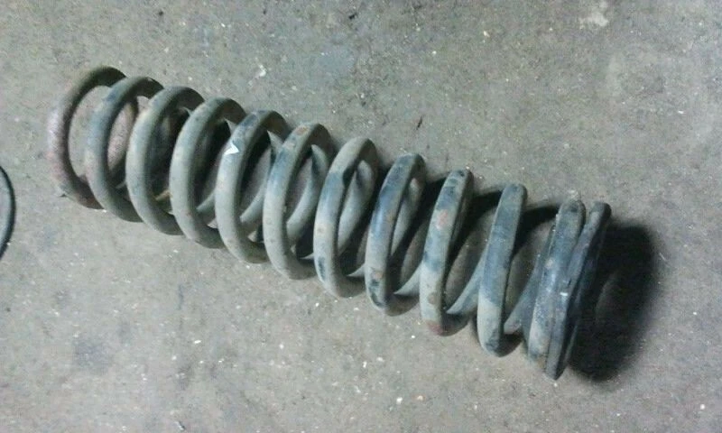 Muelle delantero derecho o izquierdo mercedes-benz clase s w140 600 sel (2) Foto 1 de 1