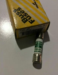 FNM-25 - BUSSMAN 25A AMP 32VAC FUSETRON DUAL-ELEMENT OLD STYLE FNM FUSE-NIB - Picture 1 of 3