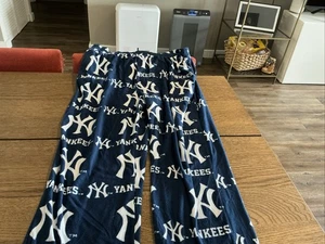 NY Yankees Pyjamahose Herren Large blau All Over New York Logo Lounge Hose - Bild 1 von 12