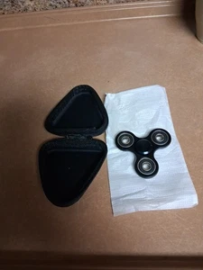 Hermoso hilandero de mano negro en estuche. Gran calidad.  - Imagen 1 de 4