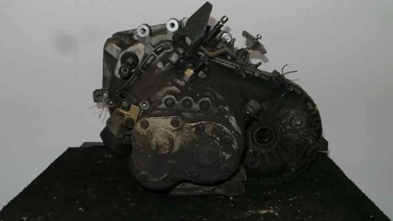 10235022 - 613DFFM005522 GETRIEBE / MANUAL / 5 VELOCIDADES / 3989 FÜR OPEL PONTI - Image 1 of 1