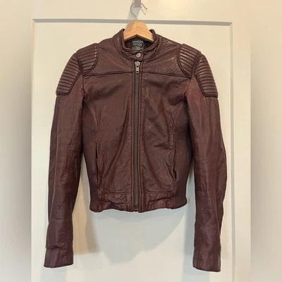 Chaqueta H&M Trish Summerville Dragón Tatuaje Cuero Borgoña Acanalado Moto Gótico 6 Foto 1 de 4