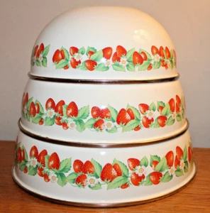 VTG 80s Set of 3 Kobe Japan Kitchen Strawberry Enamel Nesting Bowls Cottagecore - Picture 1 of 12