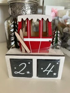 West Elm Light Up Skifahrer Gondel Adventskalender ~ NEU ~ - Bild 1 von 2
