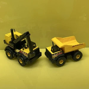 RARO 1998 TONKA - Camión de volteo y retroexcavadora Mighty Mini - Maisto Hasbro - Amarillo "USADO EN EXCELENTE ESTADO" - Imagen 1 de 6
