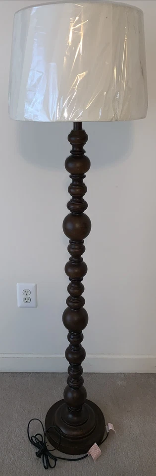 Lámpara de piso de madera color oscuro tipo A 58" x 15" usada buen estado 14 lb Foto 1 de 4