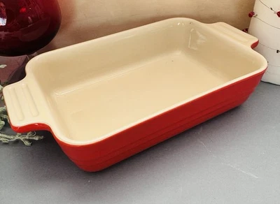 LE CREUSET Cazuela para hornear rectangular pequeña 7 1/4 x 5 1/4 x 1,75" roja Foto 1 de 4